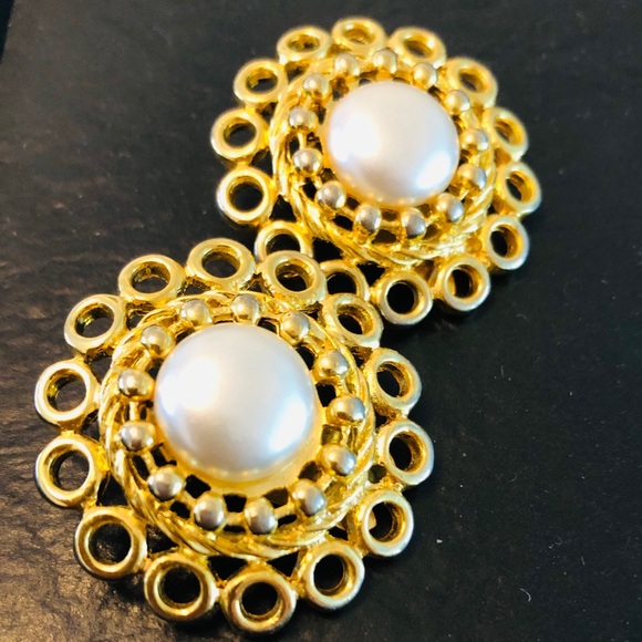 Gucci Gold and White Dome Clip Earrings with Pearl Center - Picture 2 of 5